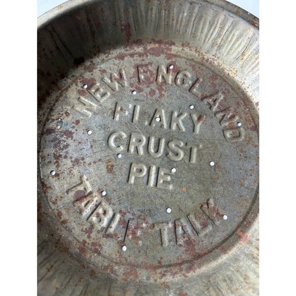 Vintage New England flaky pie crust tin table talk 5 cent 9.5" - Picture 2 of 9